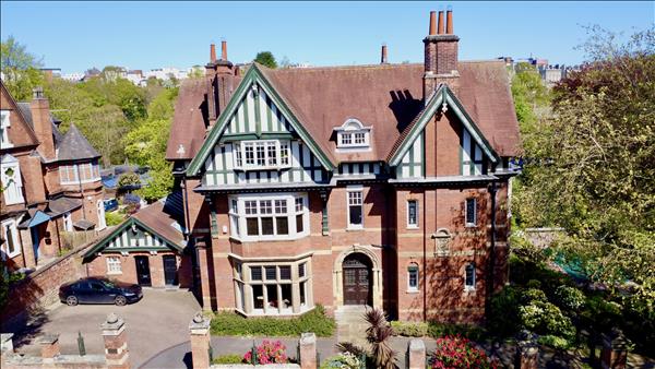 Cavendish Road East, The Park